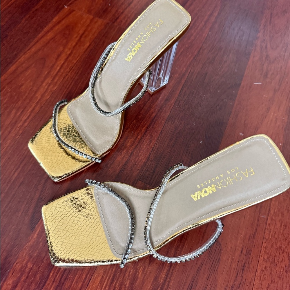 Fashion Nova Gold Heels Elegant Design